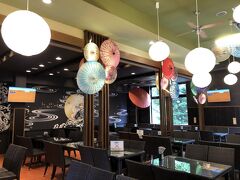 「和風」のインテリアの店内でランチ。
