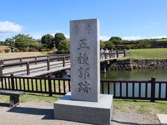 函館駅からバスで五稜郭公園へ。