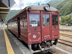 12：35発の列車に乗ります。宮古滞在わずか12分！次はゆっくり来ますね。
レトロ列車でしたがかなり混雑状態。