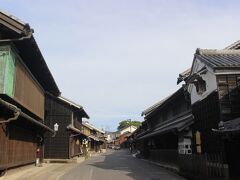 他にも江戸時代から明治時代に建てられらた家々が１キロほどに渡って立ち並び、風情のある街並みでした。
地元は大変だと思いますが、いつまでも大切にしてほしい街並みです。