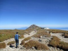 10:06＜　月山　＞登頂。
標準コースタイム　片道3時間のところ、1時間３６分で登頂。