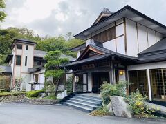 美術館からは40分ほどで、美郷館に到着。
四万温泉に向かう道の途中で西に入って行く感じです。