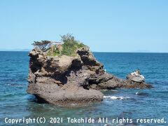 金毘羅岩

奈良原海水浴場の少し南側、国道が海に面する場所にあります。
岩の上には鳥居が立っていて、初日の出スポットにもなっています。


金毘羅岩：http://visit-kunisaki.com/spot/kompira-iwa/