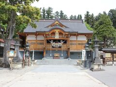 宿をチェックアウトしたあと、烏帽子山八幡宮へ行ってみました。
立派な神社でした。