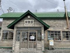 富良野に行く途中、映画「鉄道員」のロケ地になった駅舎に立ち寄り。北海道はロケ地が多いなー！