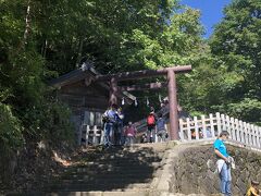 まずは九頭龍神社に到着です。