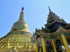 【シュエモード・パゴダ　Shwemawdaw Pagoda】

シュエモードとは「黄金の神」という意味で、
まさに名は体を表す金ぴかパゴダ。

ヤンゴンのシュエダゴンパゴダ、
ピィのシュエサンドーパゴダ
と並ぶミャンマー三大仏塔の一つで、塔の高さは114ｍとミャンマー最長