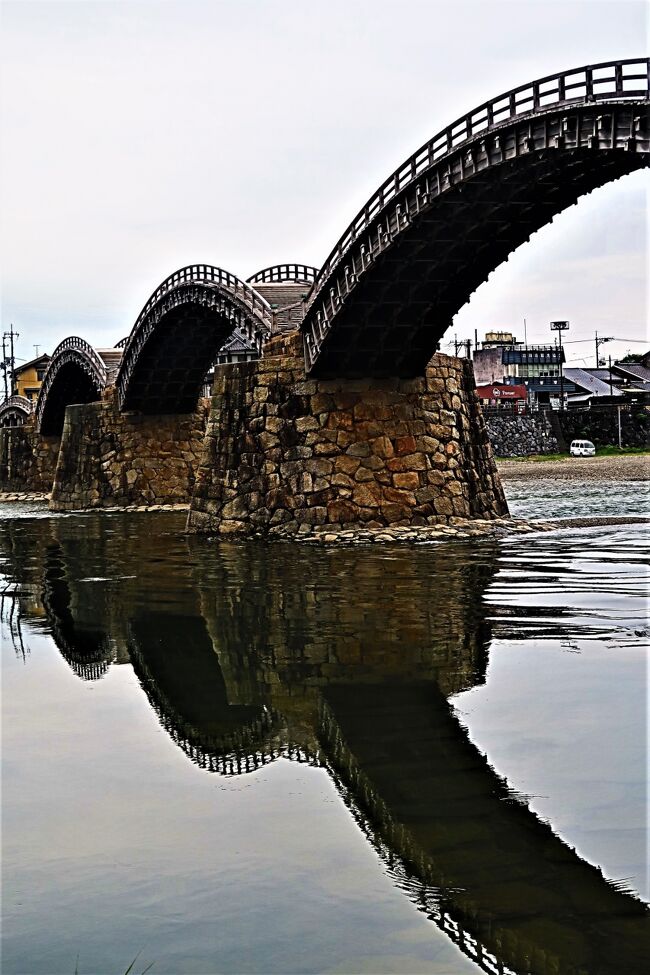山口/岩国-2 錦帯橋 a 五連の木造アーチ橋 全長193.3m ☆橋脚の