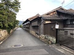 繁沢家長屋門あたり。