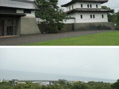 No.3: 松前城

本丸御門が国の重要文化財になっている. 
なお、天守には登ってみました. 
