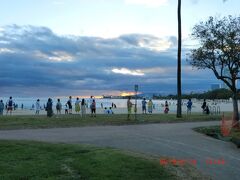 夕日は雲でダメ、この時期は山に沈んでいきます