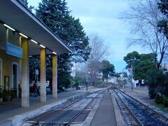 朝の散歩でアルベロベッロ駅に来ました。