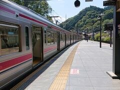 12:20

ではさっさと帰りましょう。

コロナの影響でずいぶんとご無沙汰してしまった高尾山。
久しぶりに訪れるとずいぶんと変わっていました。

歩いて登ってリフトやケーブルカーで下るもよし、陣馬まで縦走するもよし。
年間300万という世界一の登山者数が訪れる高尾山、楽しみ方は多彩。
次回は紅葉の時期に。