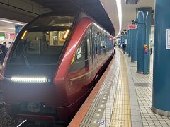 大阪難波駅到着！！ゴージャスな気分で下車。