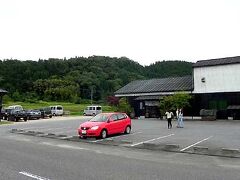 まずは目的地の奥出雲の途中にある醤油蔵「大正屋醤油店」で、醤油造りの現場を見せて頂きました。
