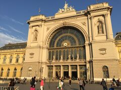 こちらがブダペストの東駅。次は少し別のエリアを散策します！