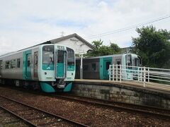 二軒屋到着～♪

徳島駅から一個だけ手前の駅です。
ココで下車しますよ～(*´ω｀*)