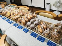 第2、第4火曜日（だった気がする）だけオープンする、民宿黒島のパン屋さん。
台風でお時間が合ったようで、急遽営業されるとのことで、さっそく行ってみました。