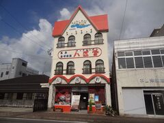 9:47
=松風軒=
昭和45年創業、福江の老舗洋菓子店です。
なんともおしゃれな店構えをしていますね。
ちょっと、寄ってみましょう。