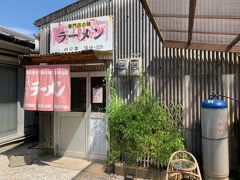 宮崎観光を始める前に、まずは腹ごしらえ。
女性向きのお洒落な店とは言えませんが、地元民が次から次へとやってくるラーメン店「のり吉」です。