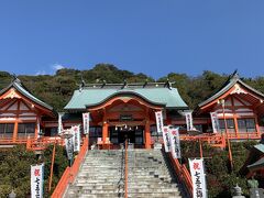 偶然立ち寄った福徳稲荷神社でしたが、海が一望できる絶景の神社でした。