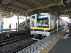 南栗橋９：５２着。
ここからは各駅停車。
時間を選べばクロスシートの６０５０系が来るのですが、
早起きかもっと後しかなかったのでここは地下鉄乗り入れ車両改造のローカル用４両編成の２０４００系で。
７月のダイヤ改定まではこの５０分後の区間急行が６０５０系だったのですが、残念、今は２０４００系です。