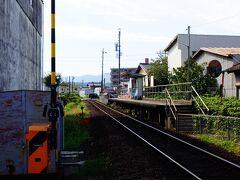 まず刃物会館前駅で下車します。