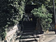 一乗寺まで車で移動して佛日山金福寺へお参りします。