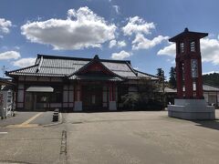 弥彦線終点の弥彦駅。
こちらで2時間ばかし周遊します。