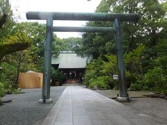 お堀沿いを歩き、まずは報徳二宮神社にお参りします。