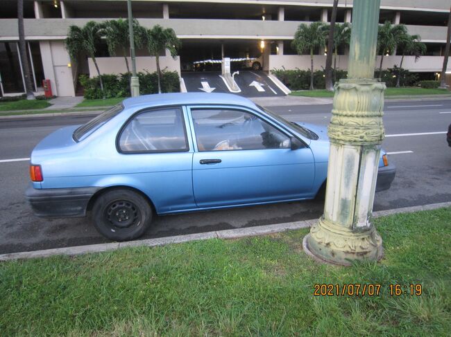 観光地としてのワイキキにとって、大変重要なのが海の美しさです。ワイキキの北側の山脈や谷では一年を通して降水量が多く、大雨ともなれば山から流れる川は増水し濁流が流れます。その土色の水をアラワイ運河は受け止め、ワイキキの海に流れ込まないようにしてくれています。エメラルドグリーンに輝くワイキキの海は、アラワイ運河が守ってくれているのです。<br /><br />かつては豊かな農村だったワイキキ。外国から持ち込まれた蚊によって苦しめられた時代を経て、ついに完成したアラワイ運河は、ワイキキの運命を大きく変えました。食によって人々を支えていた時代から、観光地として世界の人々を楽しませる現在のワイキキへ。アラワイ運河沿いを散歩しながら、そのワイキキの変化に思いをはせてみてはいかがでしょうか。