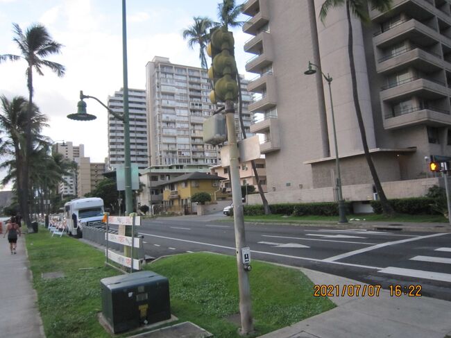 真ん中<br />ワイキキ スカイライナー　集合住宅<br />その後ろ<br />同じく<br />Ala Wai Town House