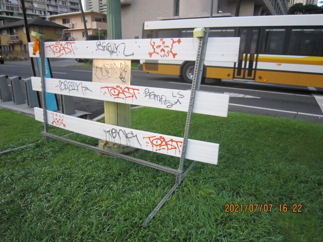 この通り<br />バス停はありませんので<br />回送車？