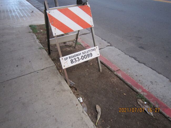 GP　ROADWAY SOLUTIONS<br />私たちはハワイで最も包括的な道路建設会社です。ハワイの道路の維持と建設について考えるとき, 我々は以来、ほぼすべてのすべてを提供しているので、G Pロードウェイソリューションズを考えます 1978.現地企業として、ハワイとの取引を行うためには、直接そこにいなければいけなと思っています。オアフ島、ハワイ、マウイ島、カウアイ州にオフィスを構え、ハワイ州全域にサービスを提供しています。<br /><br />当社の建設部門は、州内のガードレール、道路標識、交通障壁、クラッシュクッションの大部分を設置しています。また、当社グループは、道路や駐車場の維持・塗装・修理を行います。当社の販売部門は、我々は国内で最高のメーカーのいくつかを代表しているので、安全装置や道路建設製品の最新のお手伝いをすることができます。レンタル部門は、コーン、歩行者、車両の障壁を使用して建設現場やスポーツイベントの周りに安全に交通を指示することにより、無数の道路建設クルーを支援してきました。また、トレンチショアリング、鋼板、自分で所有したくない大型建設機械を備えた安全な建設現場を作成します。<br /><br /><br />