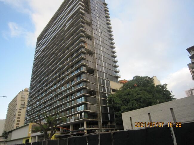 Lilia Waikiki<br />28階建て<br />完成まじか