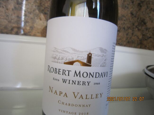 ロバート・モンダヴィ<br />ロバート・モンダヴィ（ロバート・ジェラルド・モンダヴィ、英語：Robert Gerald Mondavi、1913年6月18日 - 2008年5月16日）はアメリカ合衆国のワイン生産者。技術革新と戦略的なマーケティング戦略でカリフォルニア・ワインを世界的に認知されるレベルに高めた第一人者である。ロバート・モンダビと表記されることも多い。<br />2018シャルドネ ナパ バレー<br />この古典的なナパバレーブレンドはシャルドネのための最高のAVAを一緒に持って来ます。ブレンドは、湾の霧と風がさわやかで自然な酸味を保ちながら、ブドウが徐々に味を構築するペースで熟成することを可能にする谷の南端の涼しい地域からの果物によって支配されています。スタッグのうるう地区にあるワッポヒルのブドウ園の少量の果物は、ブレンドに豊かさのちょうど良いタッチを追加し、他の優れたシャルドネのブドウ園は、最終的なワインに彼らの食感と味を与えます。<br />$19.79<br /><br /><br /><br /><br /><br /><br /><br /><br /><br /><br /><br /><br /><br /><br /><br /><br />