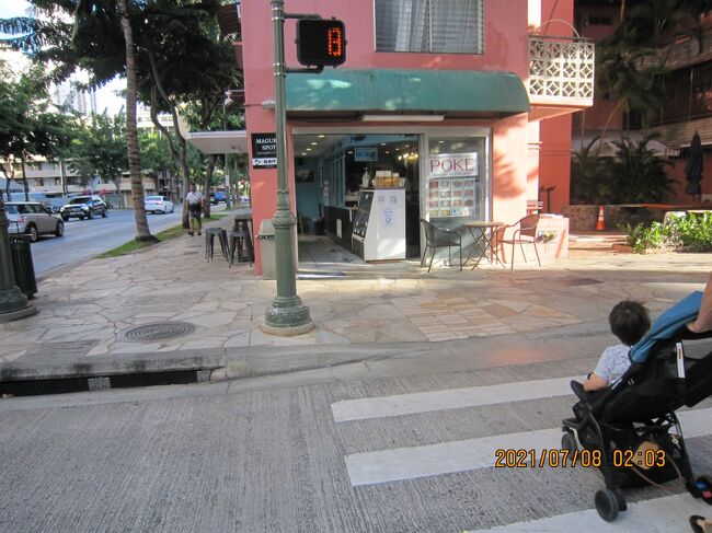 マグロ スポット<br />Maguro Spot<br />オリジナルのポケボウルを作る<br />ご飯を選択してください:玄米、寿司米、白米。ソースを選択してください:クリームごまソース、ハワイアンソース、ハウスソース、オイスターソース、醤油ソース。<br />小さい$5.00<br />中程度$8.50<br />大きい$12.50<br />