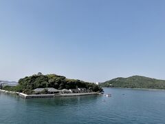 水族館からはミキモト真珠島もよく見えます