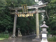 この日は大雨でした。
気仙沼を出発して大雨の中車を走らせ2時間弱で塩竈神社へ。