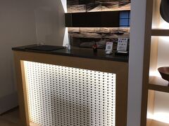 本日のお宿に16：00チェックイン。
全部で３部屋のお宿で、お部屋食・部屋に露天風呂。
子連れだし外との接触が最低限で済むので、気楽に過ごせました。