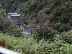 さあ、出発です。

宇奈月ダム。
東京ドーム20杯分の水を貯めることができるそうです。