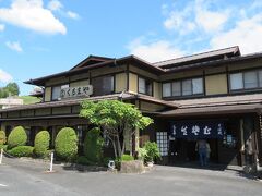 名古屋から中津川まで中央高速道路を走り、そば処「くるまや中津川店」にやって来ました。