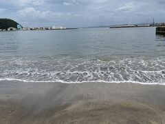 久里浜海岸

海無し県から来てるので、海を見るだけで旅行です。