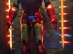 私と息子でアイアンマンに乗りに行きました。昨日、乗ったときは息子は最初怖がってましたが乗ったら楽しかったみたいで今日も乗りに来ました♪