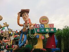 トイストーリーランドに来ました！アトラクションはほとんど混み合ってて乗ることが出来ませんでしたが雰囲気だけでも味わえて良かったです♪