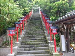 そして、近くの神社へ
遠見岬神社さんへ、朝早く御朱印は無理でしたが
こちらの階段に雛飾りをされることで有名です