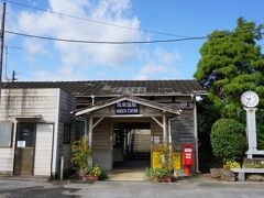 馬来田（まくた）駅　JR久留里線の無人駅です
いい具合に日が差してくれました

さて、後ほどポルシェの方に行ってみることにします