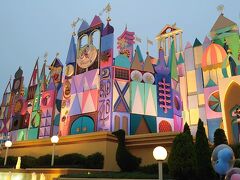 イッツ・ア・スモールワールド