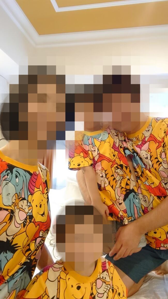 ホテルに着いてお揃いコーデに着替えて東京ディズニーランドへ向かいます。