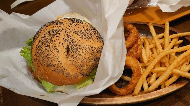 ポテトとオニオンリングも美味しいですよね